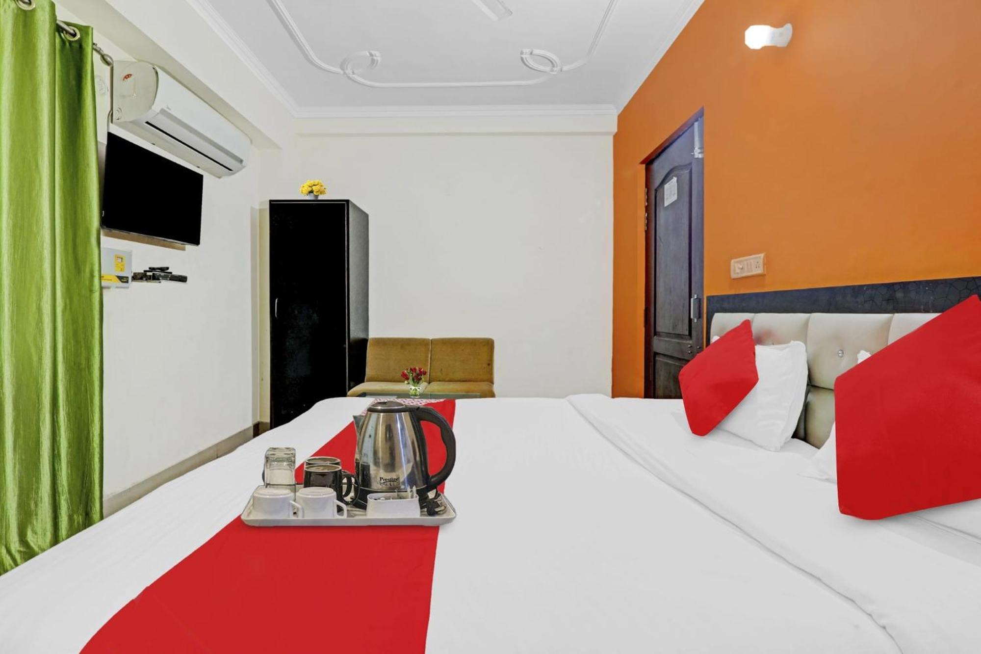 Hotel O J.D Palace Chinhat 外观 照片