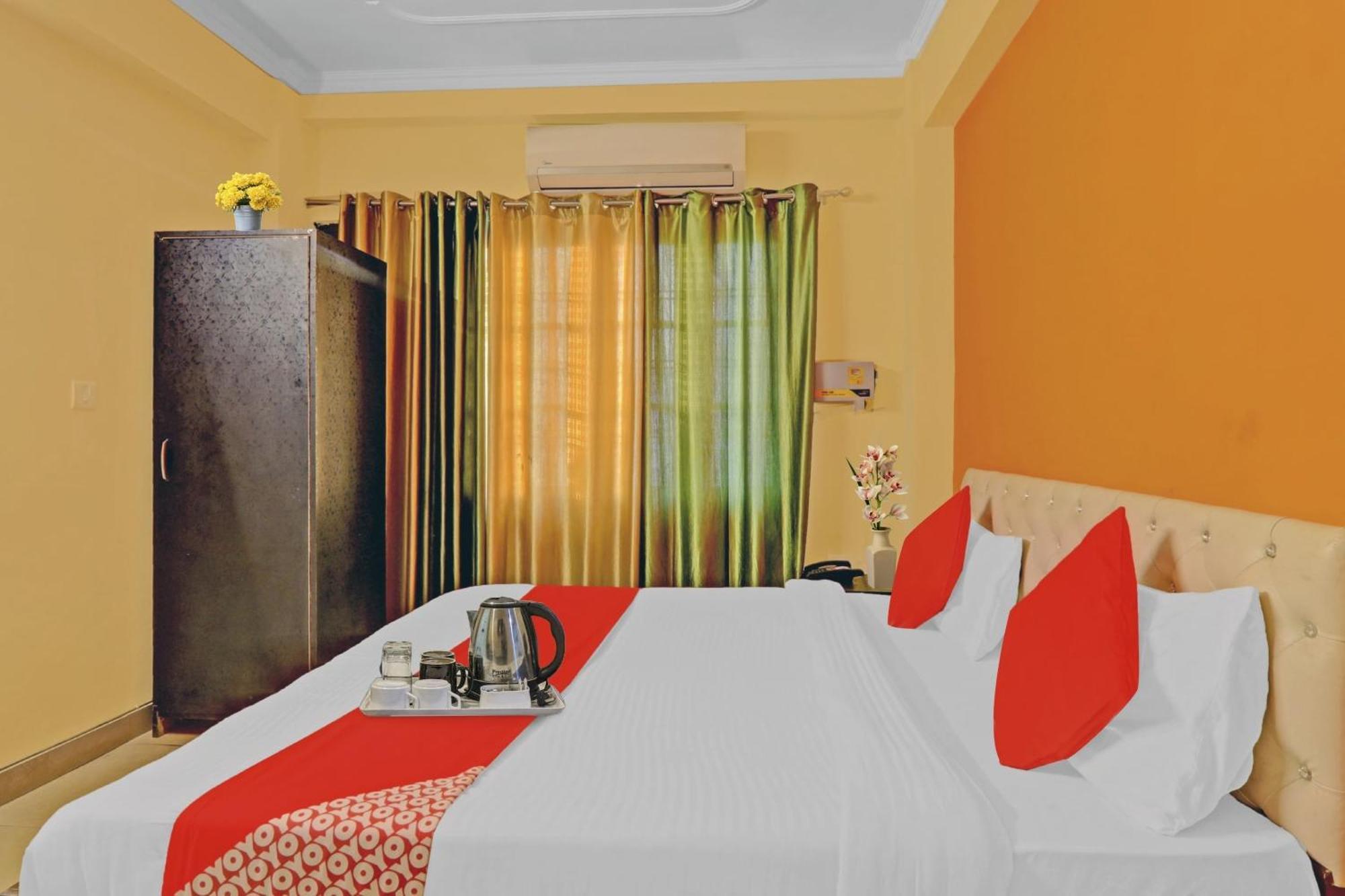 Hotel O J.D Palace Chinhat 外观 照片