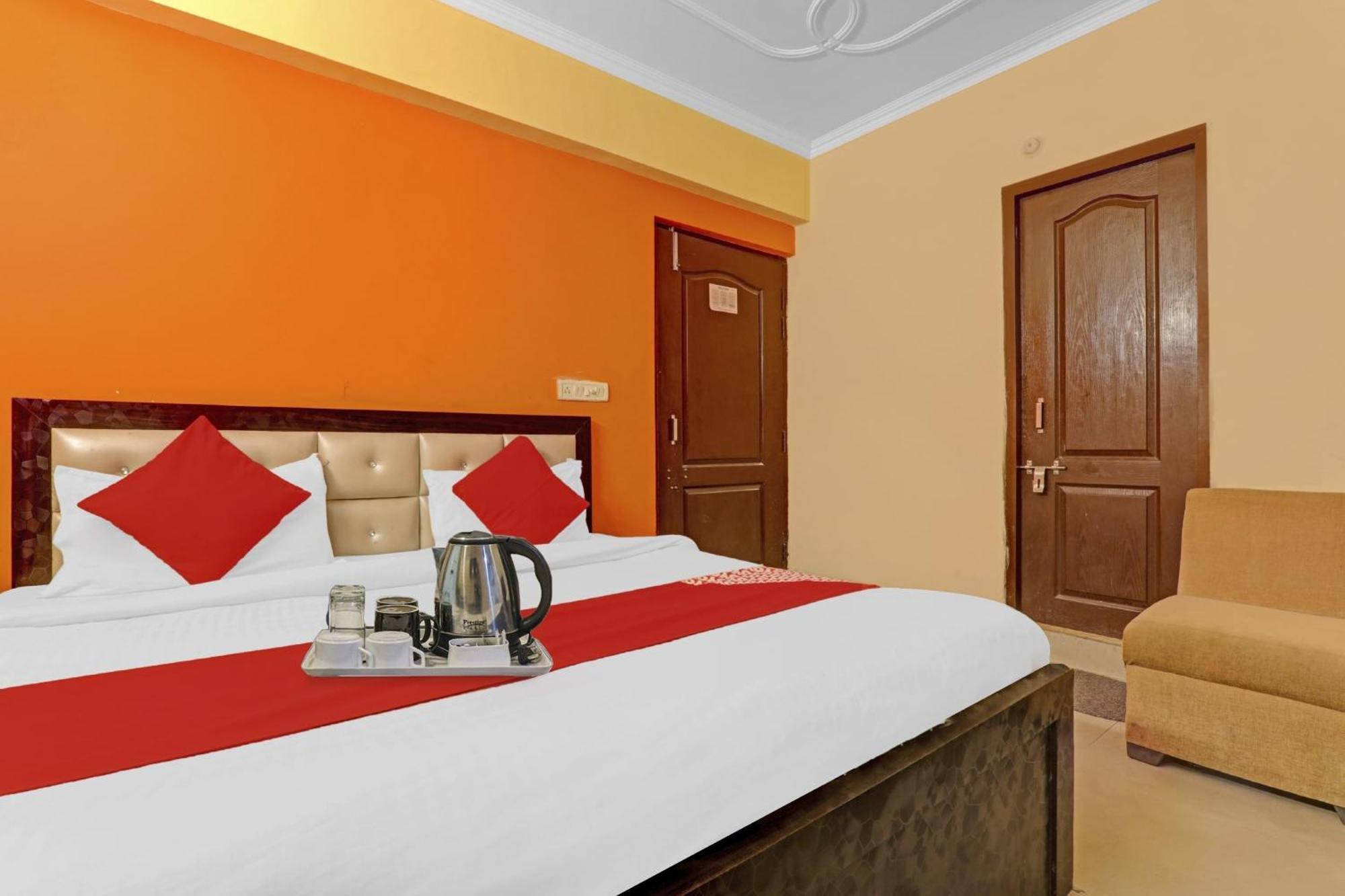 Hotel O J.D Palace Chinhat 外观 照片