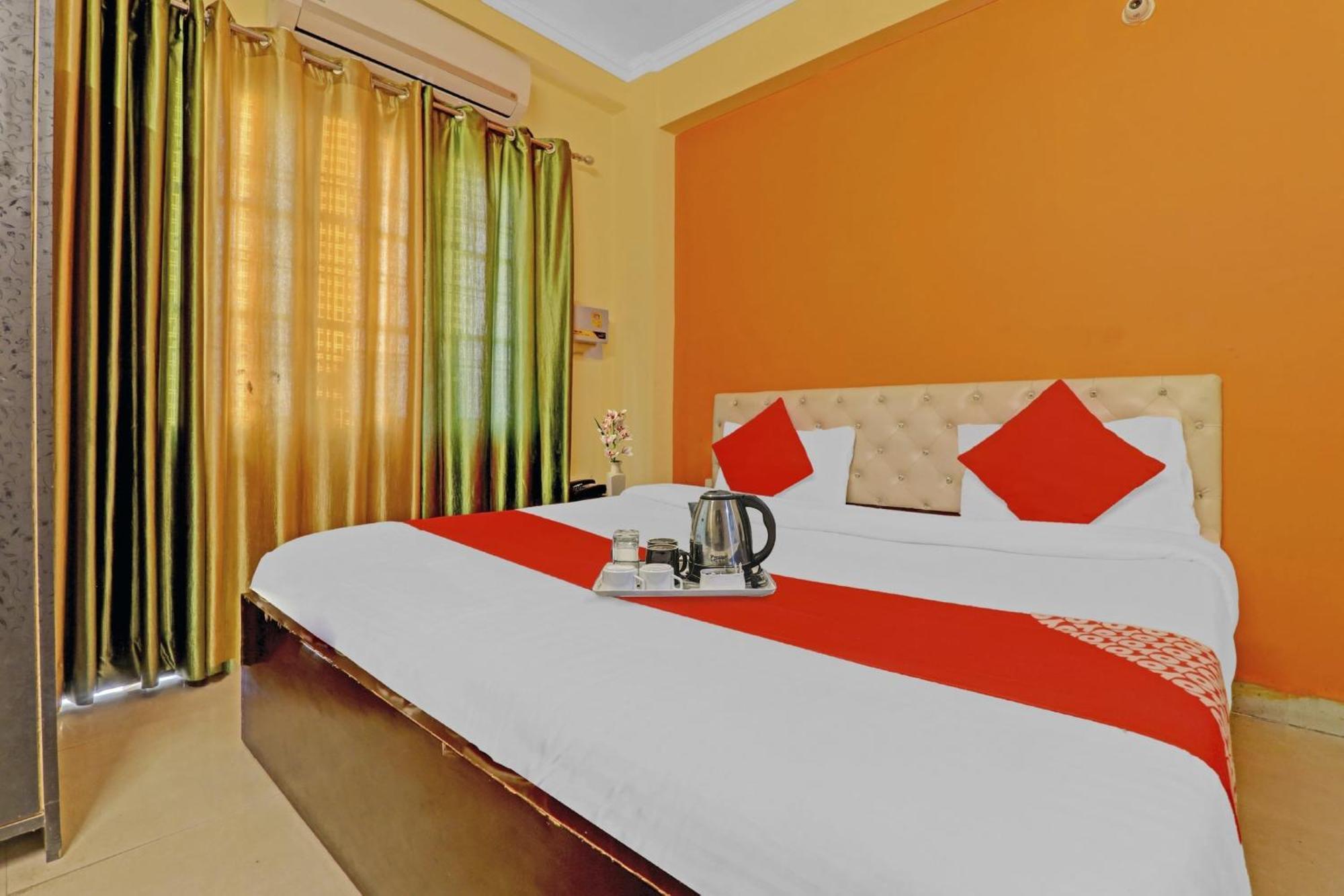 Hotel O J.D Palace Chinhat 外观 照片