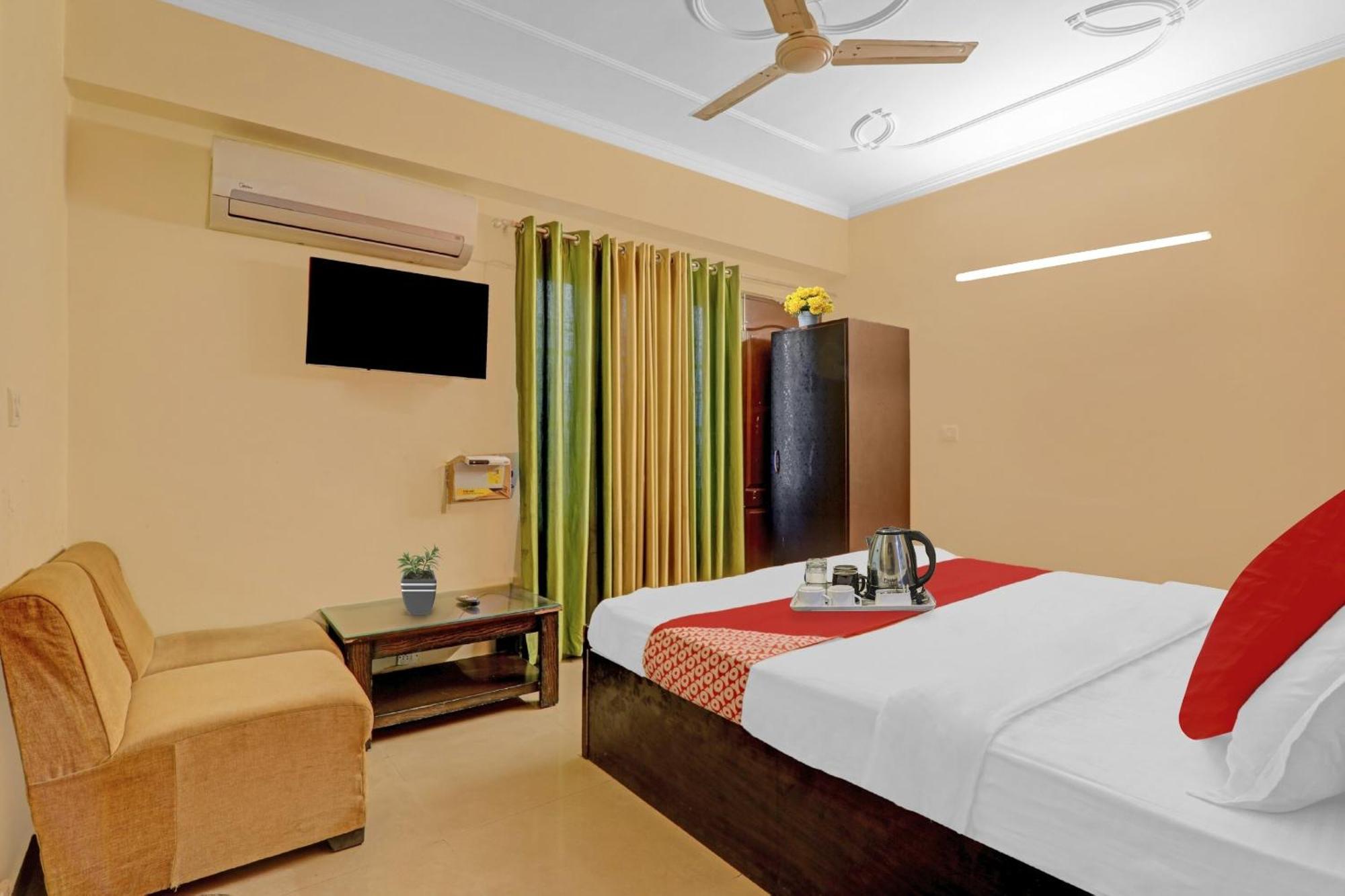 Hotel O J.D Palace Chinhat 外观 照片