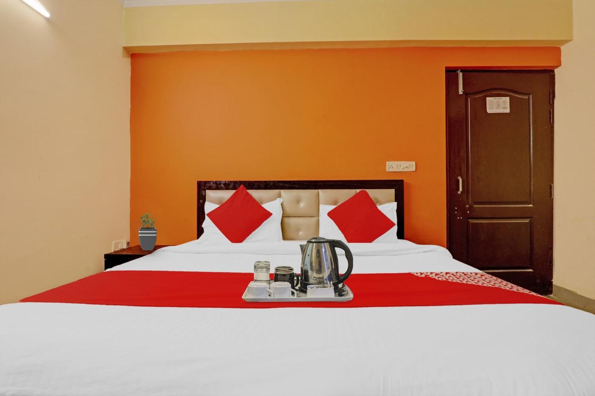 Hotel O J.D Palace Chinhat 外观 照片