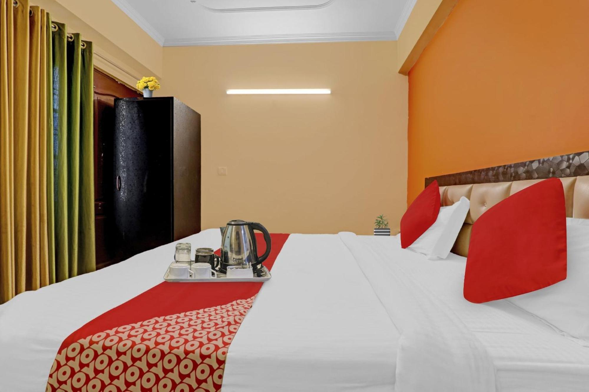 Hotel O J.D Palace Chinhat 外观 照片